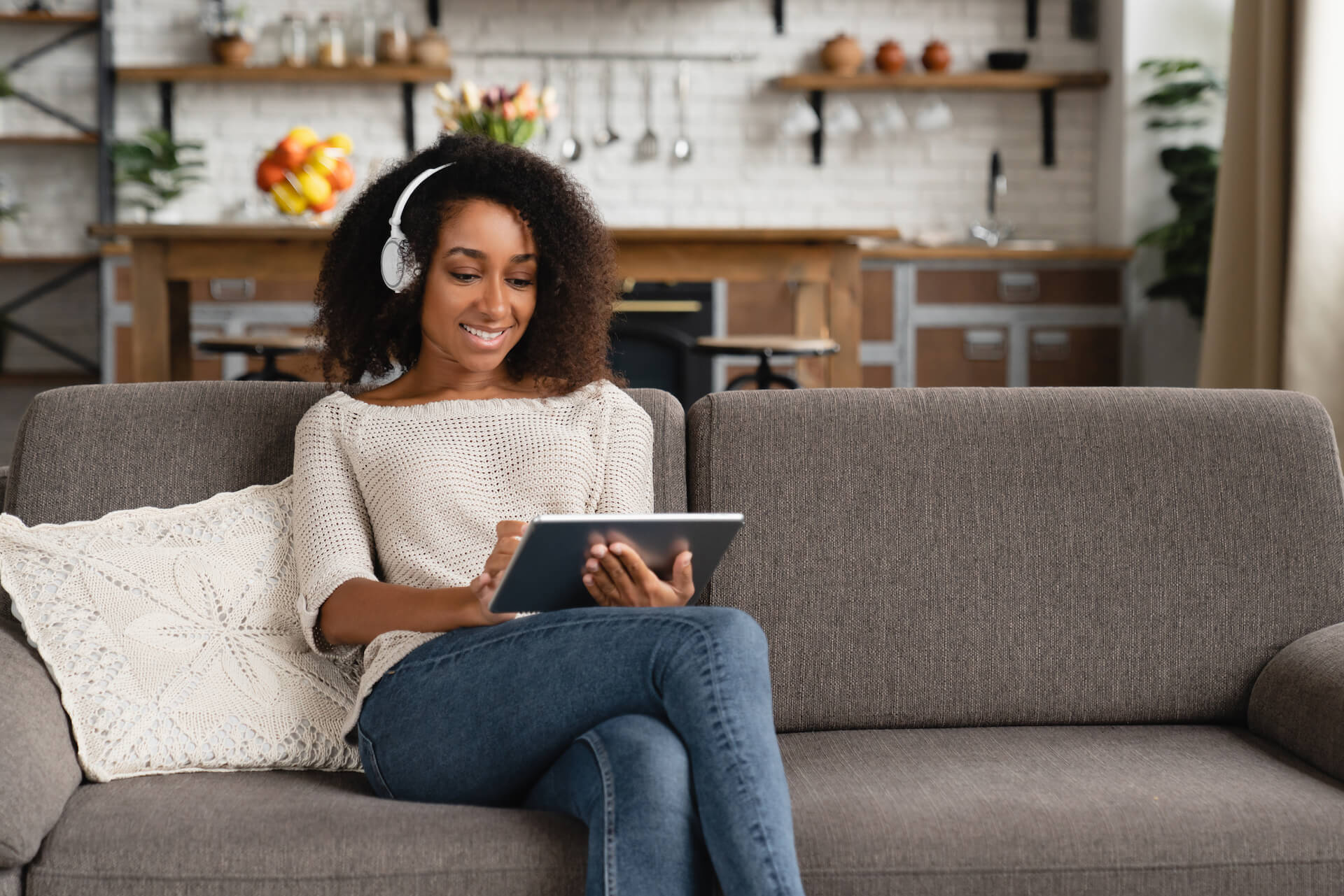 girl-with-tablet-watching-online-webinar-listeni-2022-01-21-19-24-58-utc.jpg